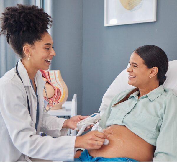 Cuidados prenatales: importancia del control médico durante el embarazo.