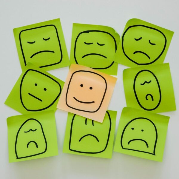 ¿Cómo acompañar tus emociones sin reprimirlas?